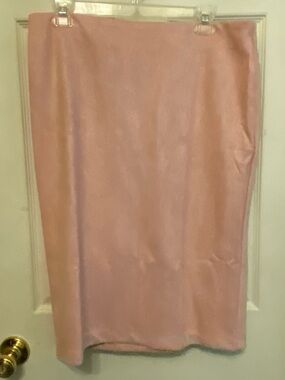 Amazon Women's Blush Pink Pencil Skirt. peach. 🍑